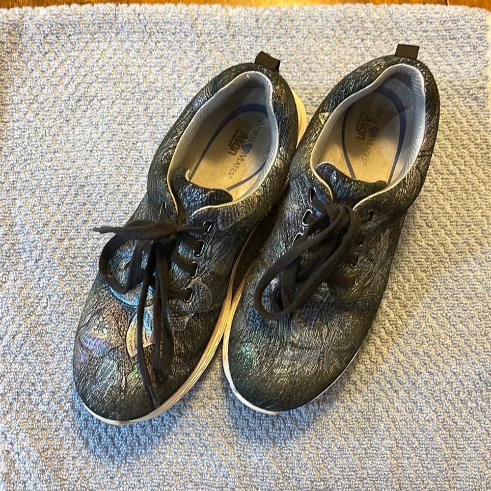 Nurse❤️Mates align velocity orthotic multi metallic butterfly   Sz.8.5